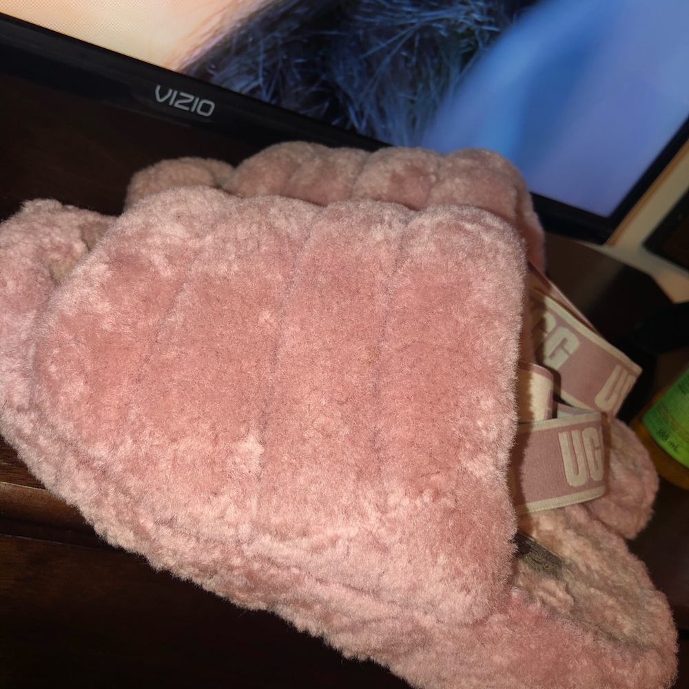 Ugg slides (pink)